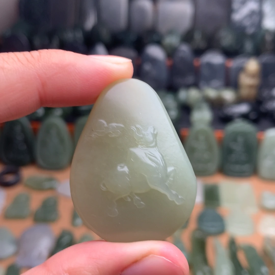 和田玉未镶嵌颈饰挂件08