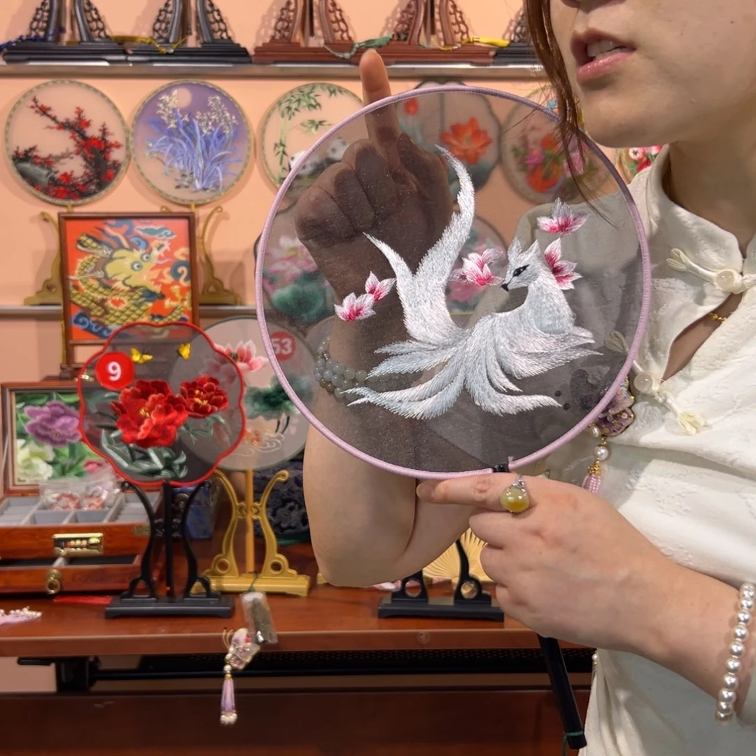 真丝苏绣团扇福利白狐扇