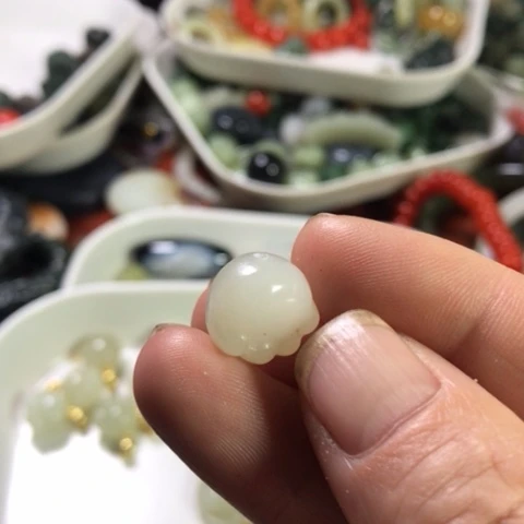 未镶嵌和田玉手机链猫爪