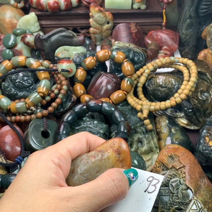 岫岩河磨玉（透闪石质玉）把件未镶嵌