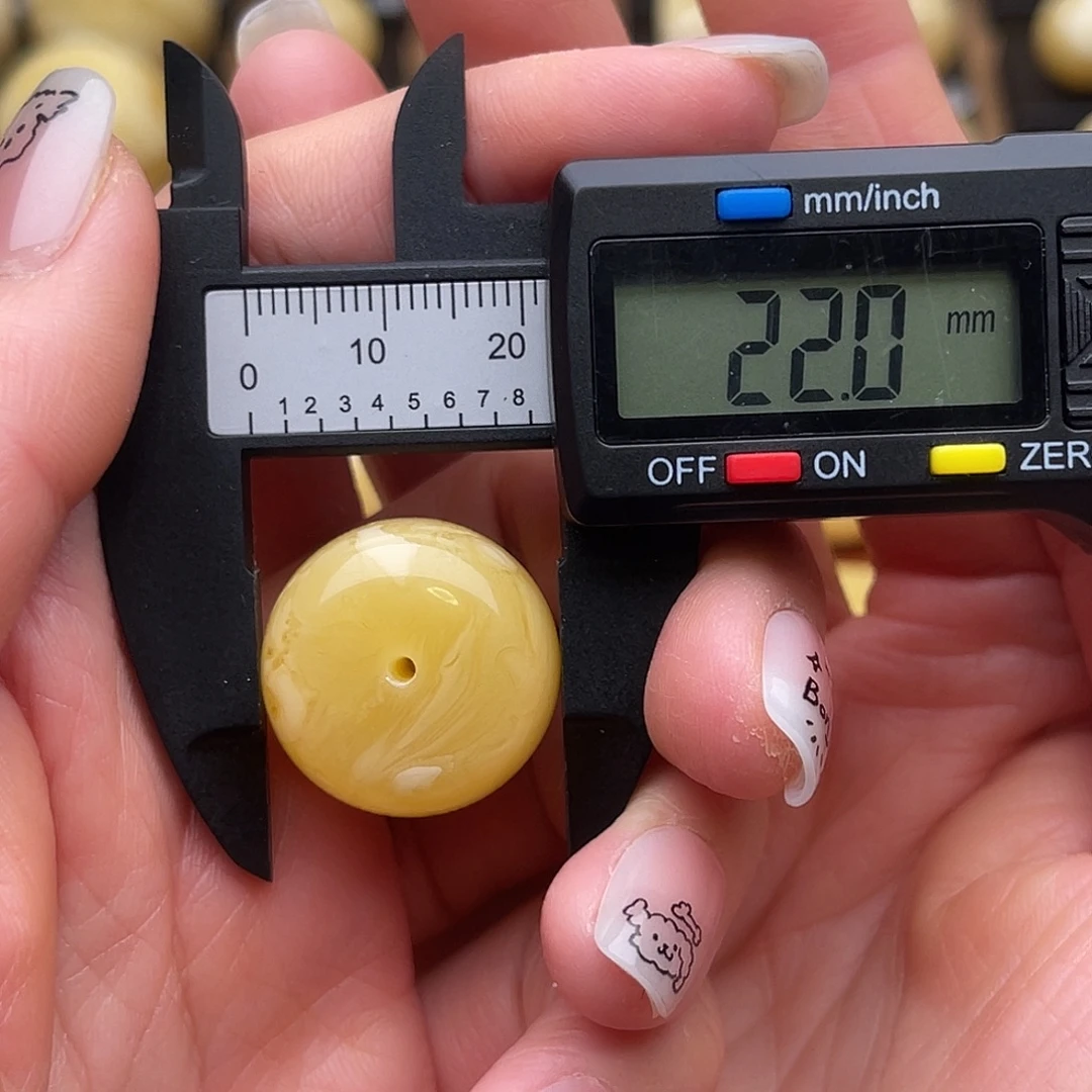 黑***A琥珀未镶嵌裸石蜜蜡微瑕墩子鸽