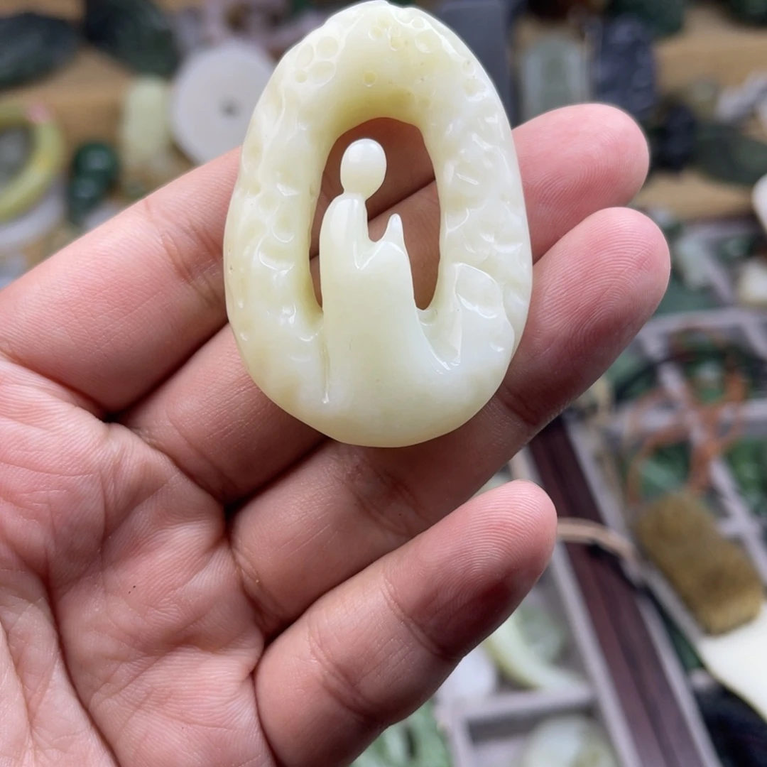 和田玉未镶嵌颈饰