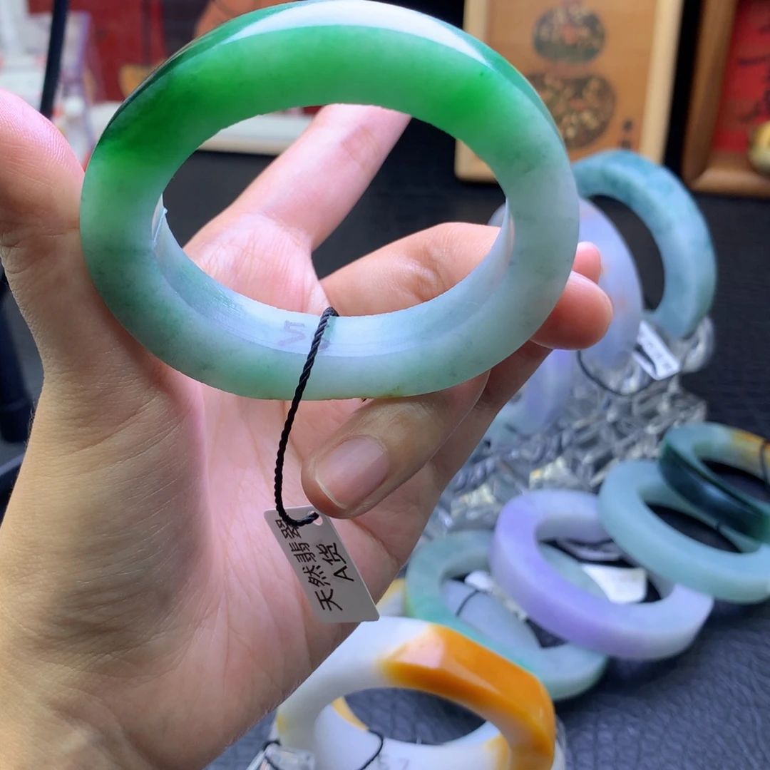 定制翡翠未镶嵌阳绿贵妃