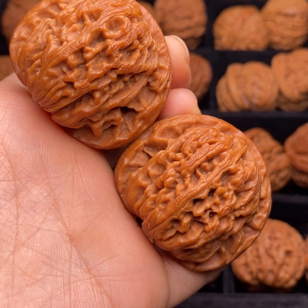 文玩核桃把件秦岭野生核桃