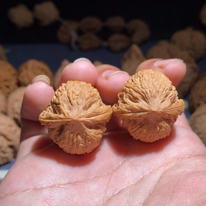 吊坠文玩核桃绣球