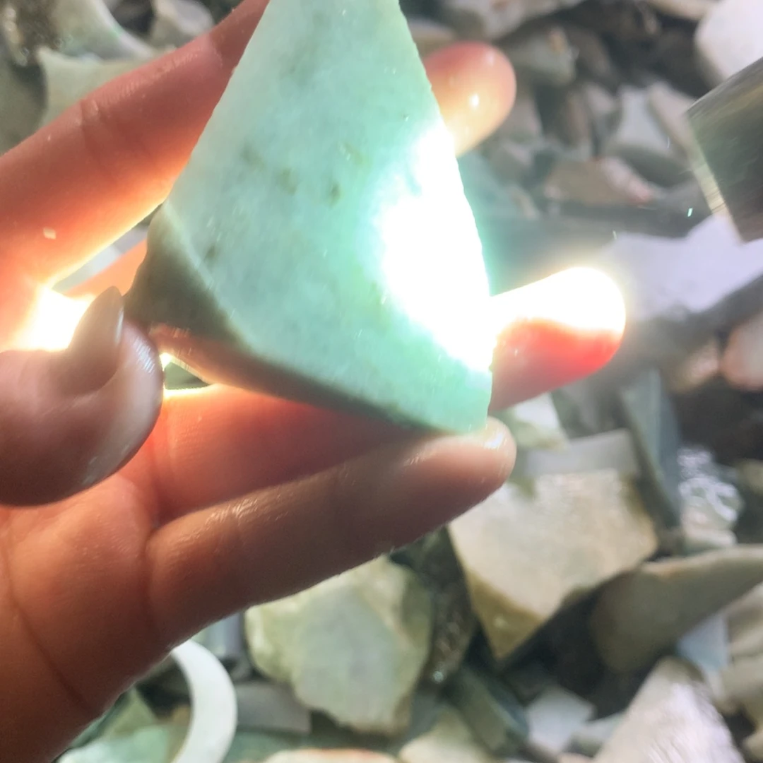 翡翠颈饰未镶嵌缅甸翡翠