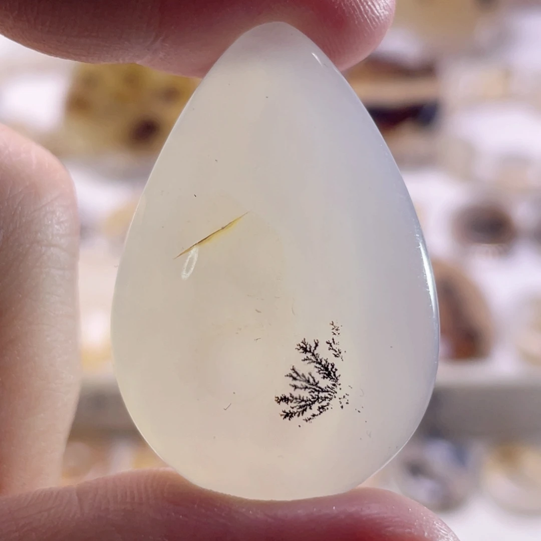 玛瑙/玉髓未镶嵌珠宝奇石