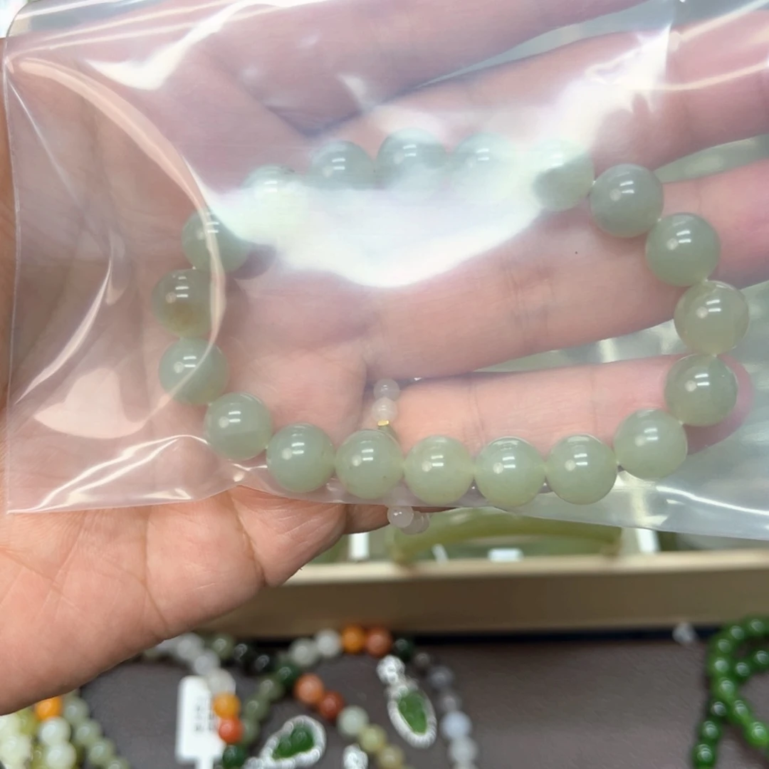 笑***咪和田玉手镯未镶嵌