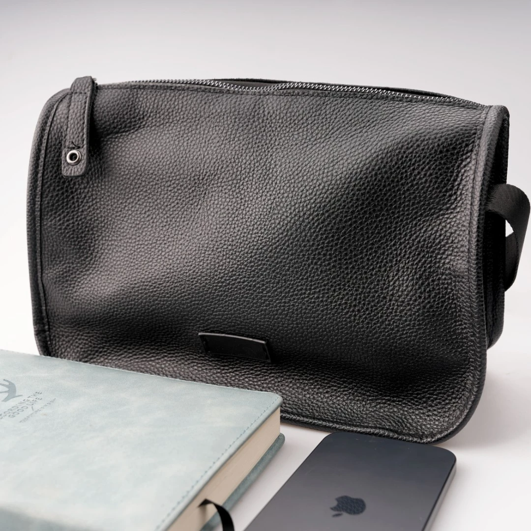 男包真皮牛皮挎包男士包包邮差包2024新款百搭时尚简约休闲包