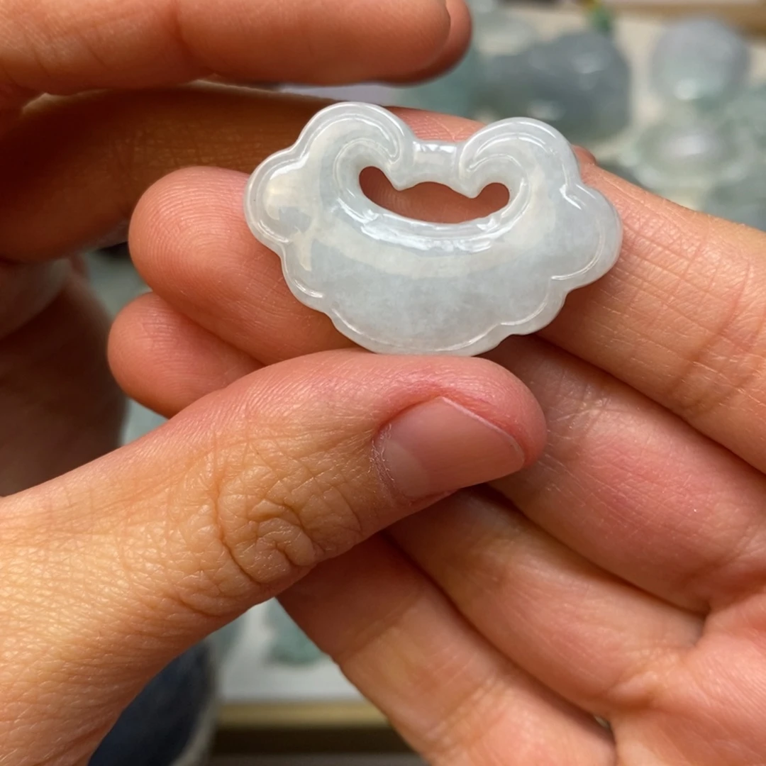 翡翠颈饰未镶嵌锁