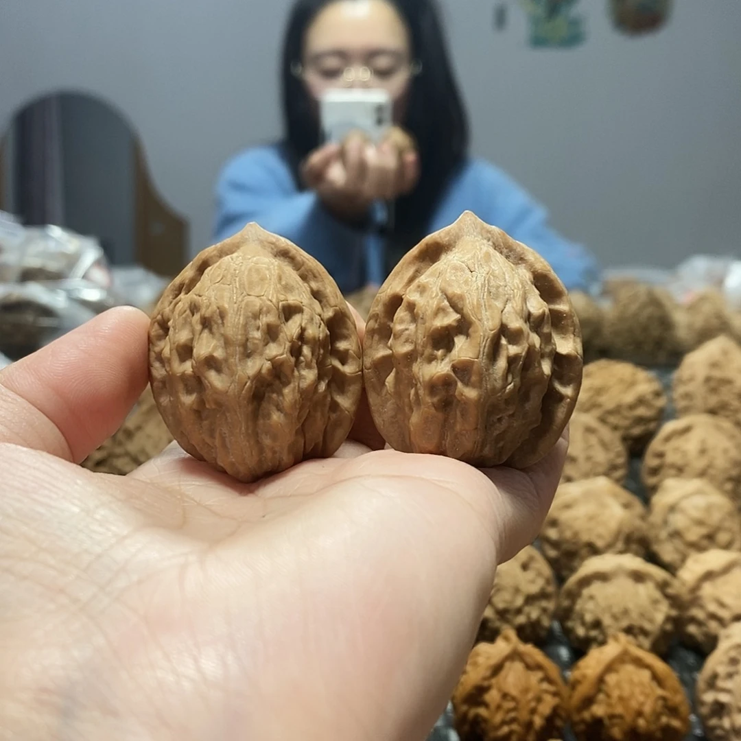 桃核吊坠大红袍36