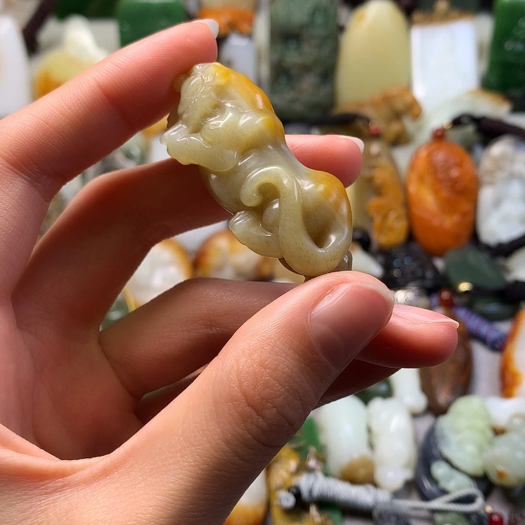 颈饰未镶嵌和田玉