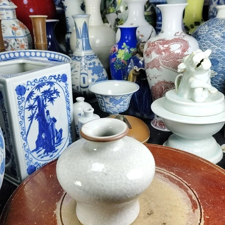 意**在全手工制作的瓷器