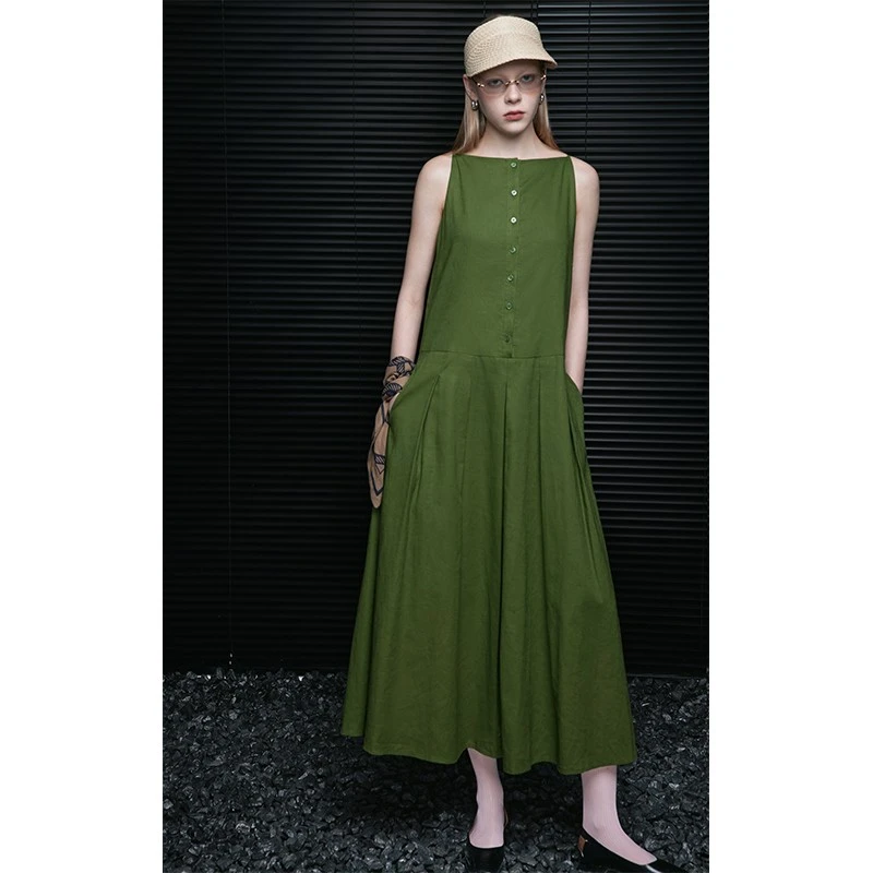 moment绿色中长款无袖a字连衣裙女2025夏季新款高级感轻奢超好看