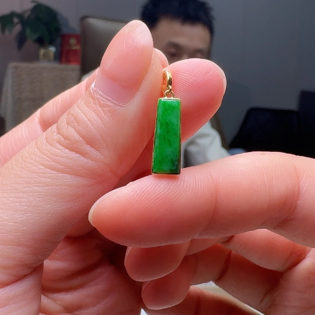 翡翠18K金镶嵌吊坠(不含链)天然