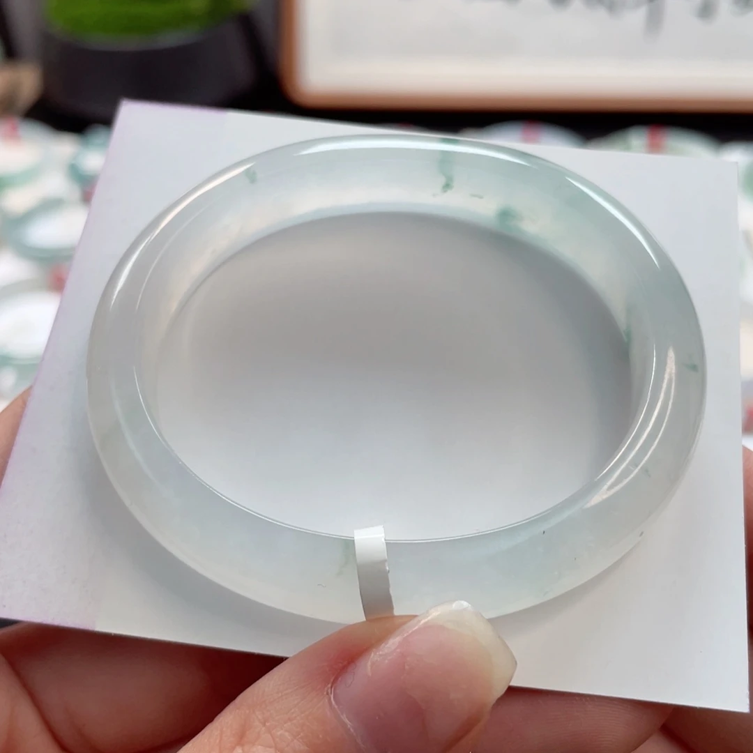 【闪购商品】翡翠手镯未镶嵌55贵妃透肉透光冰透飘花38号