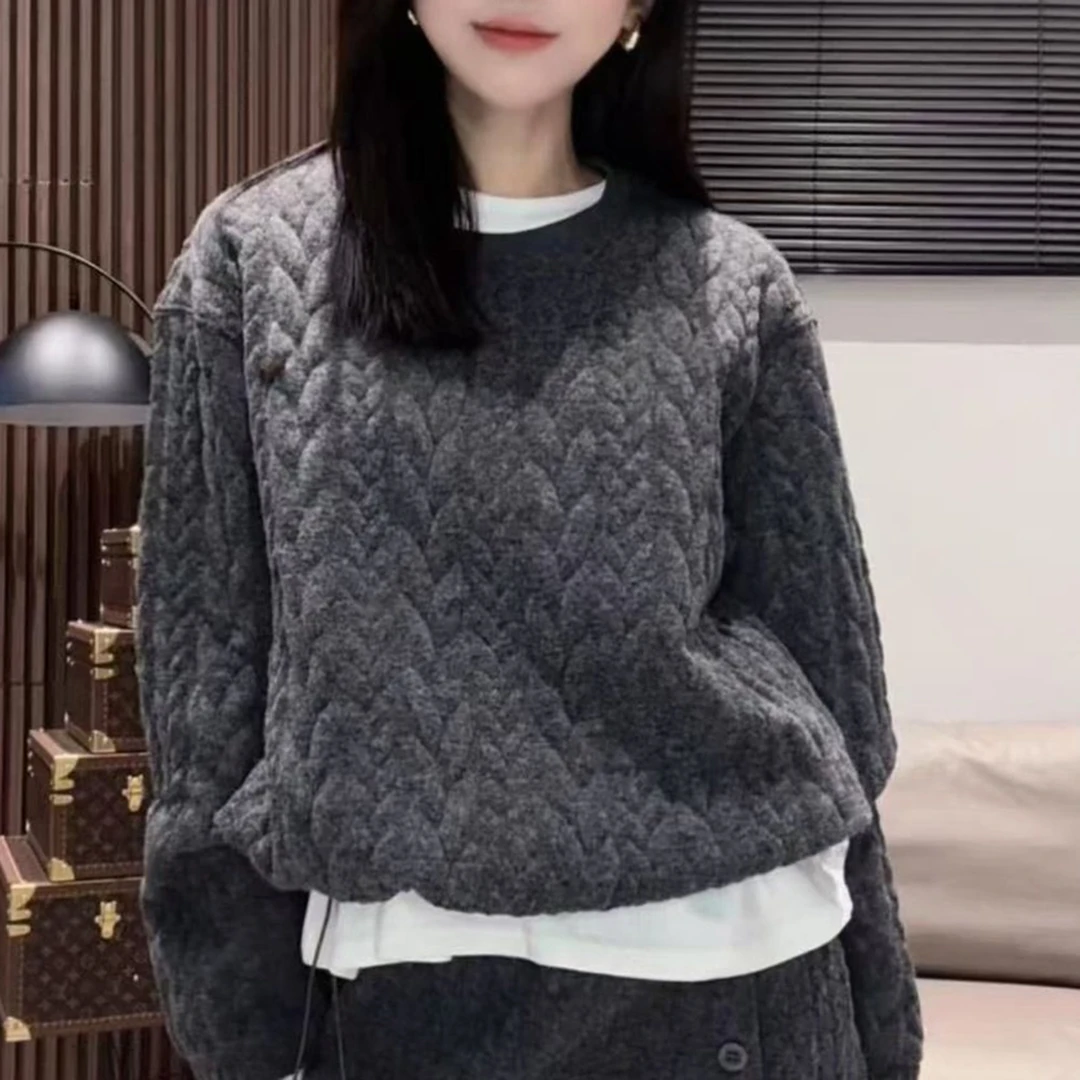 2025冬季新款洋气质麻花针织上衣搭打底衫女高级感半身短裙三件套