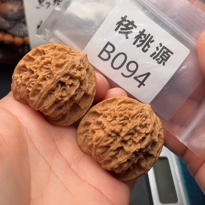 文玩核桃吊坠盘龙纹42