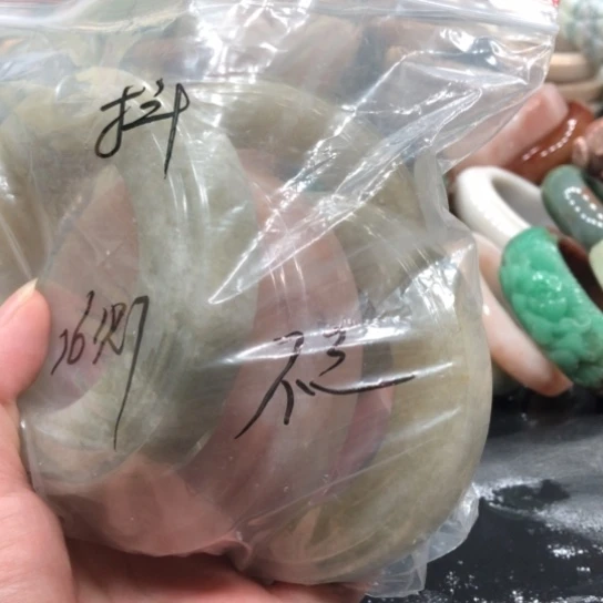 未镶嵌石英质玉珠宝半成品1*灯
