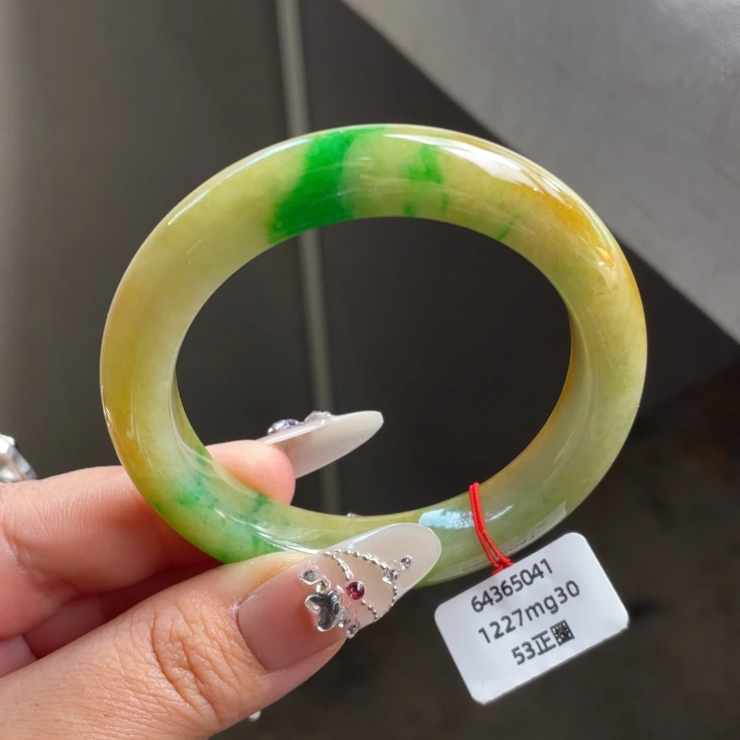翡翠未镶嵌手镯黄加绿正圈手镯