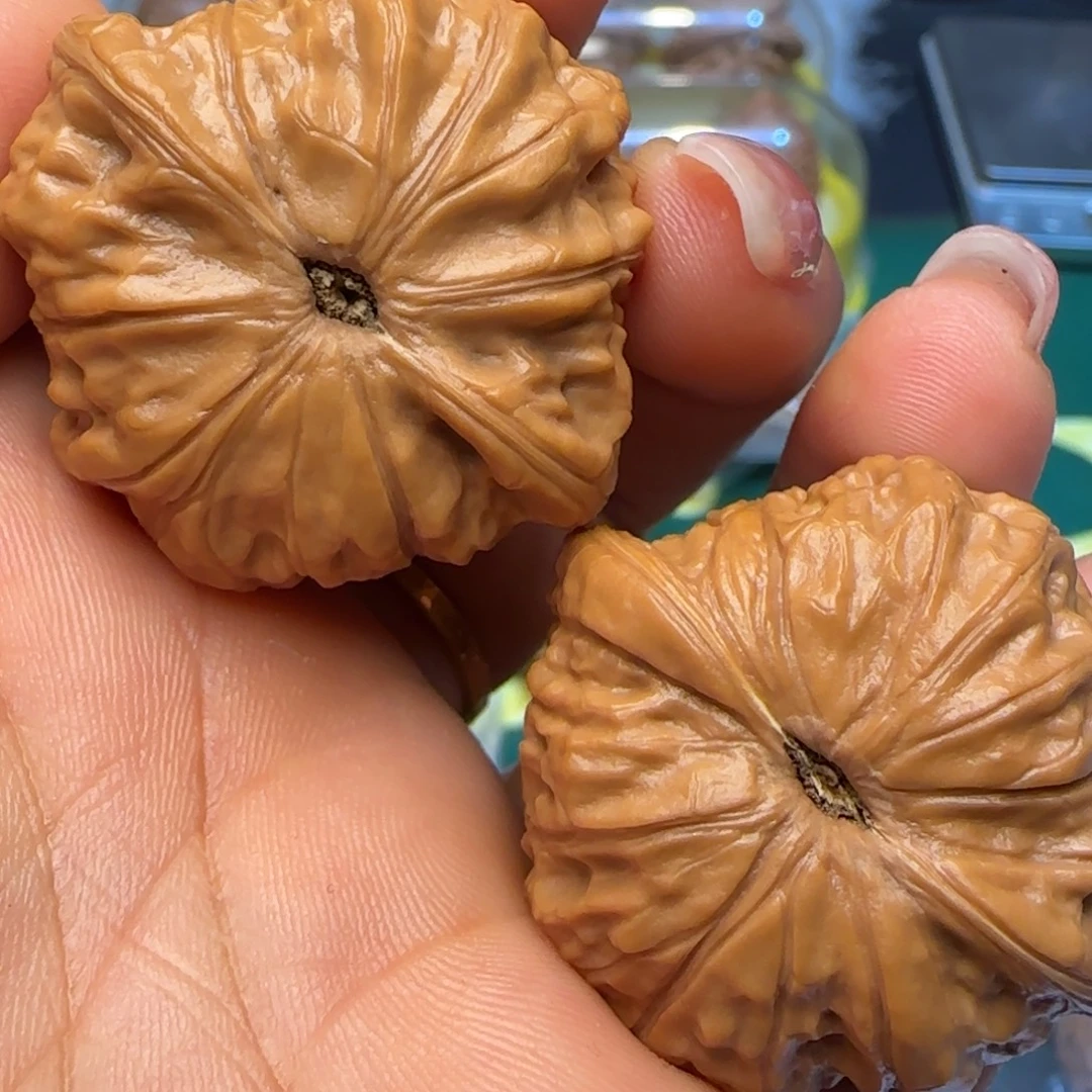 文玩核桃吊坠39凤凰山