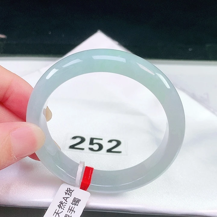 翡翠未镶嵌手镯252