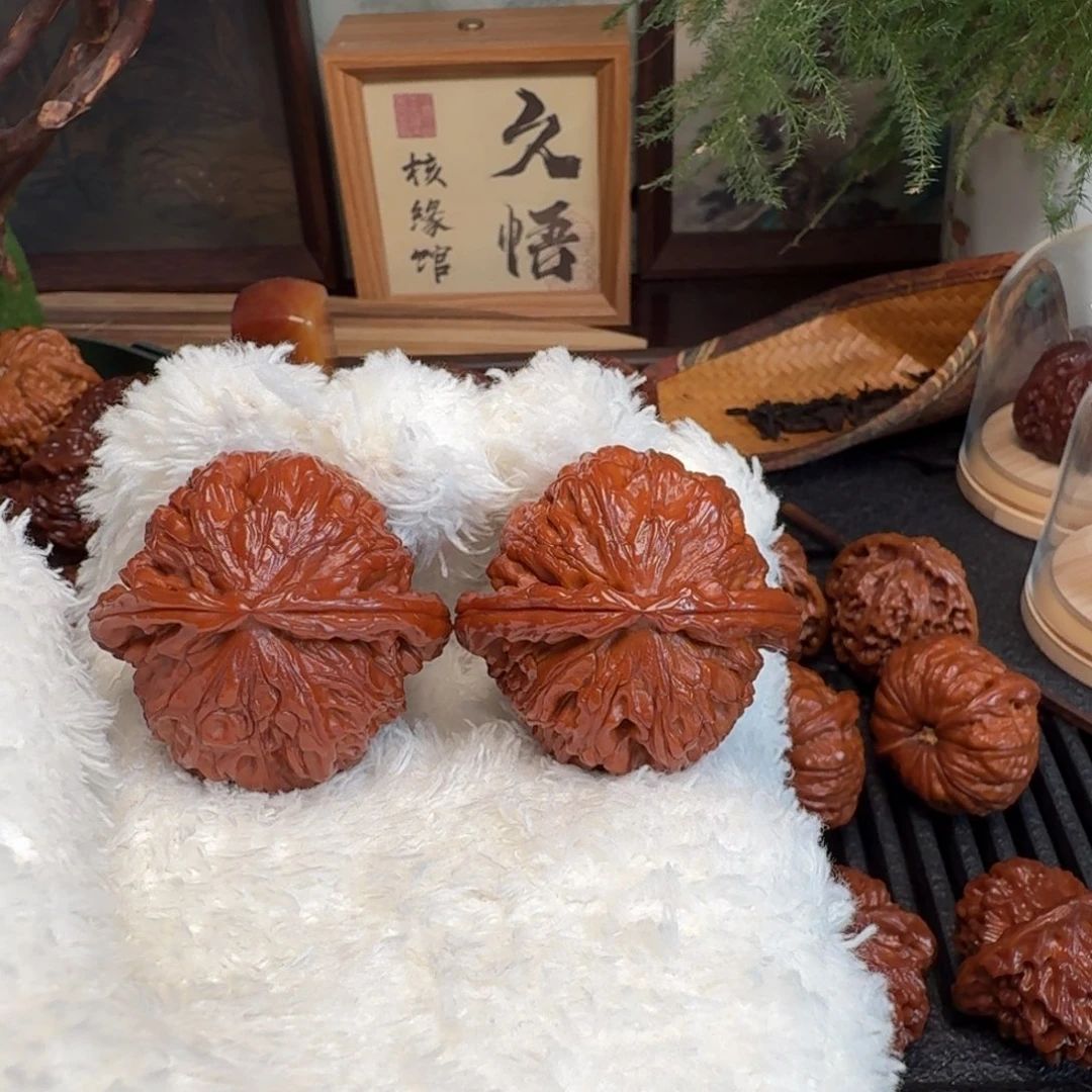 鲨***哥文玩核桃吊坠41+全品白狮子
