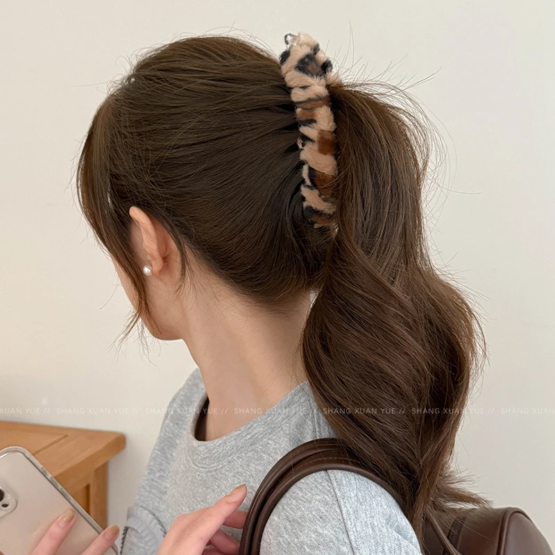 毛毛豹纹香蕉夹女韩国时尚洋气狐狸毛一字夹后脑勺高马尾竖夹发饰