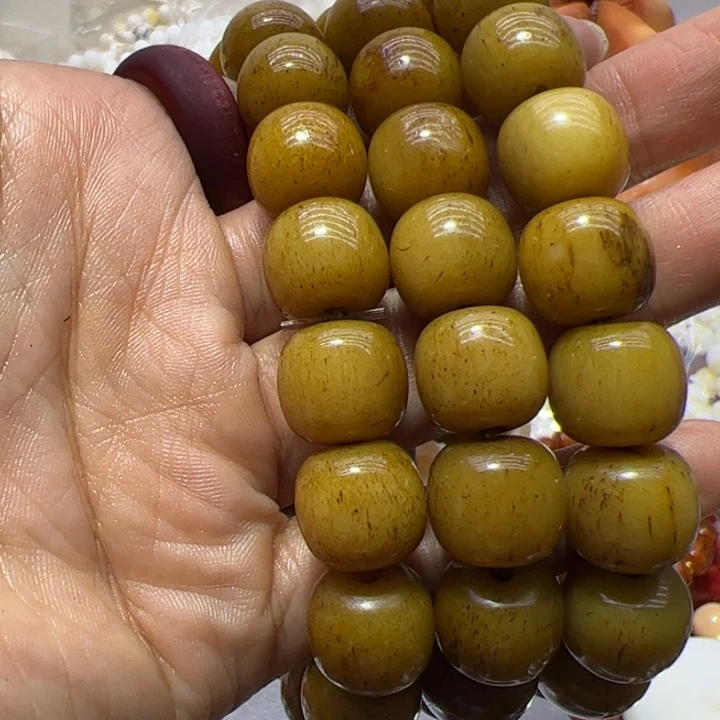 大果紫檀（缅甸花梨）1.4老灵手串