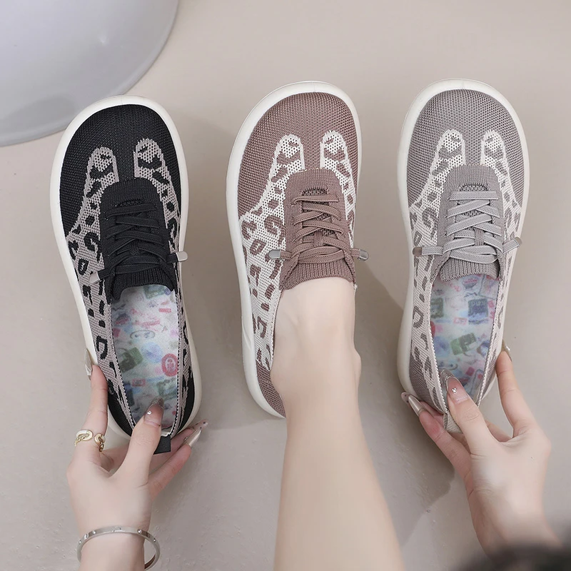 2025春秋季新款老北京布鞋女平底防滑休闲鞋一脚蹬透气平底妈妈鞋