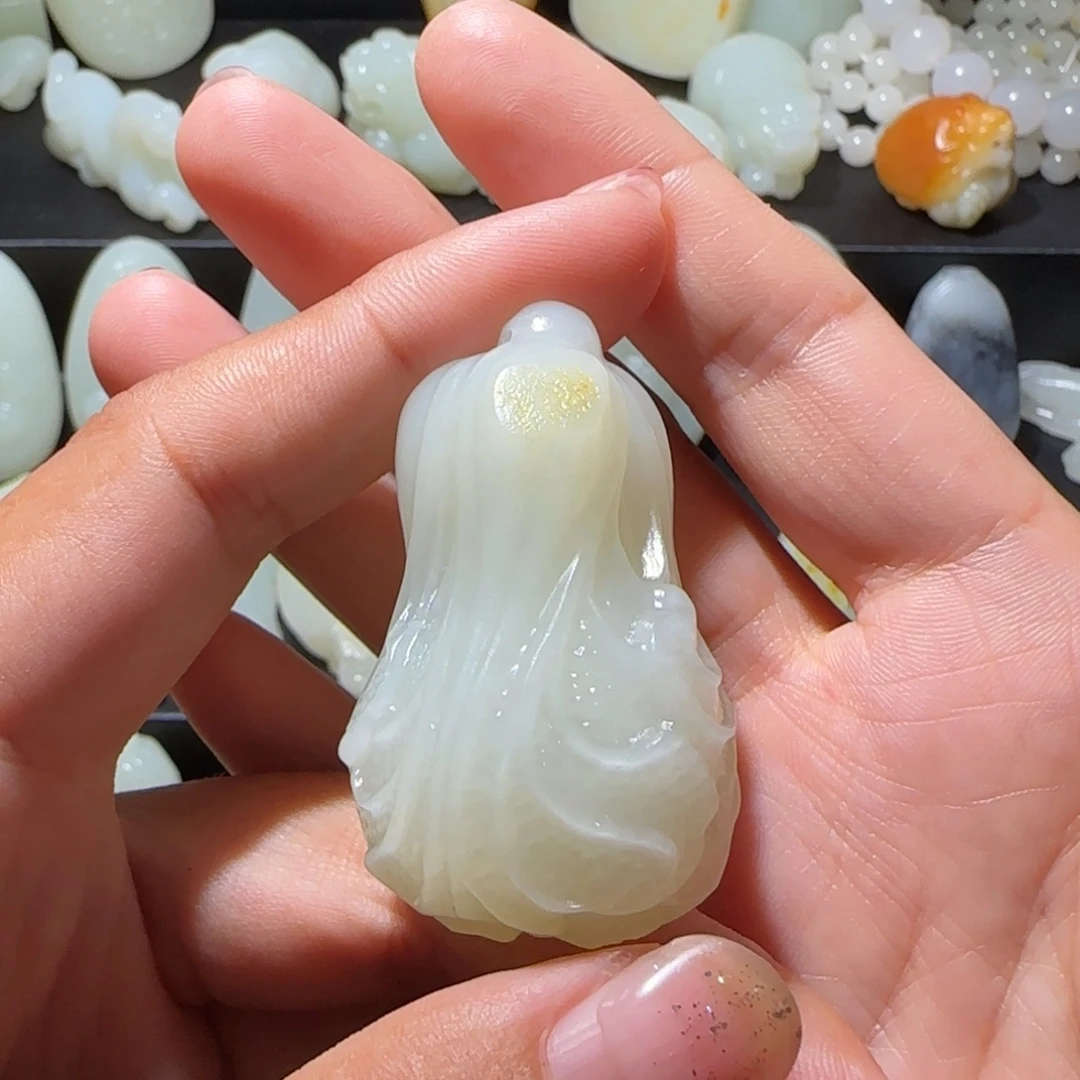 张***禅颈饰未镶嵌和田玉