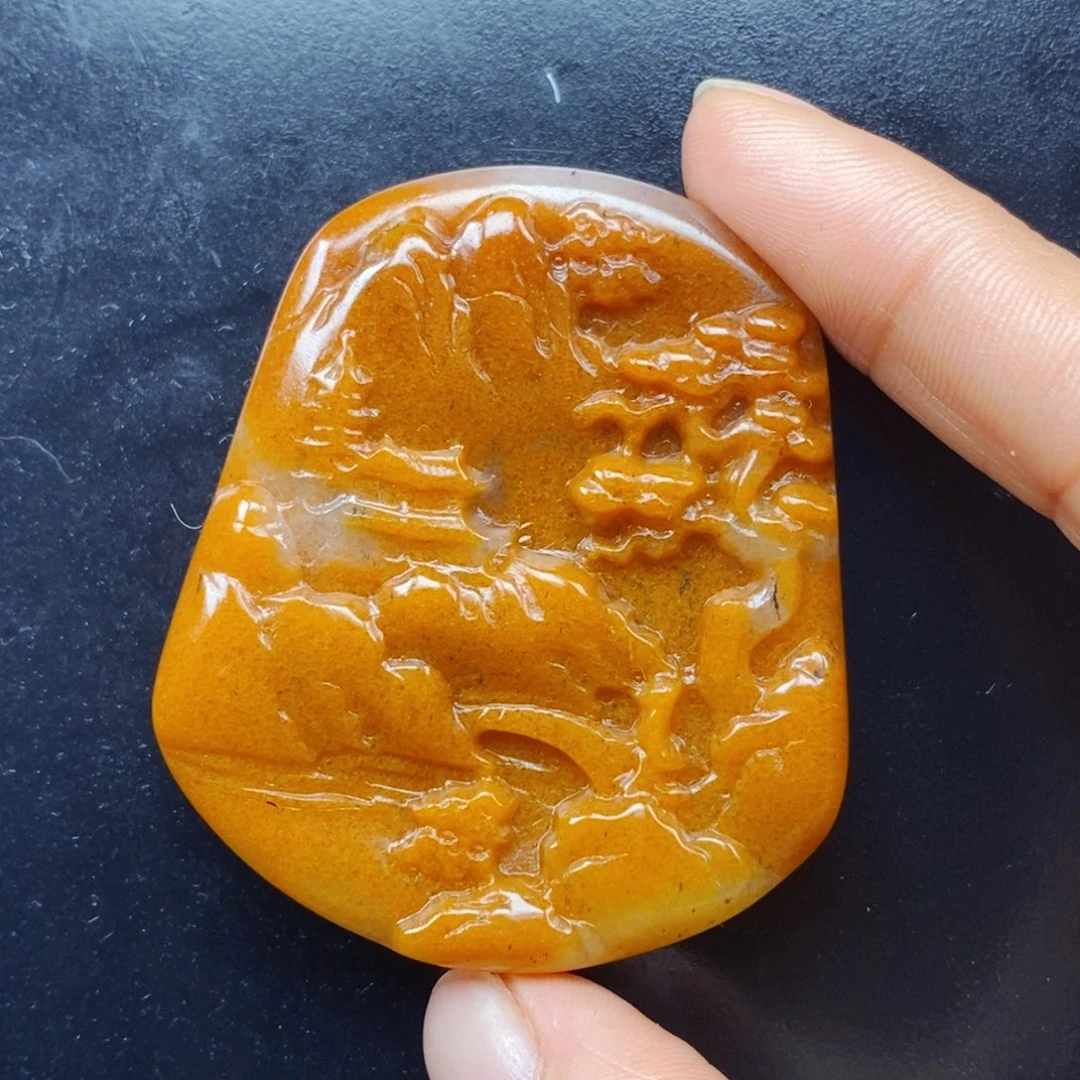 石英质玉（黄龙玉）未镶嵌颈饰