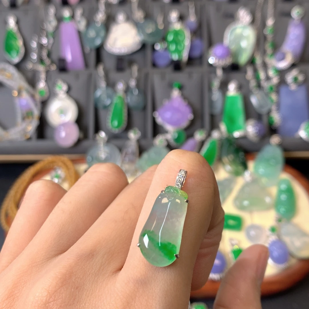 翡翠18K金镶嵌吊坠(不含链)