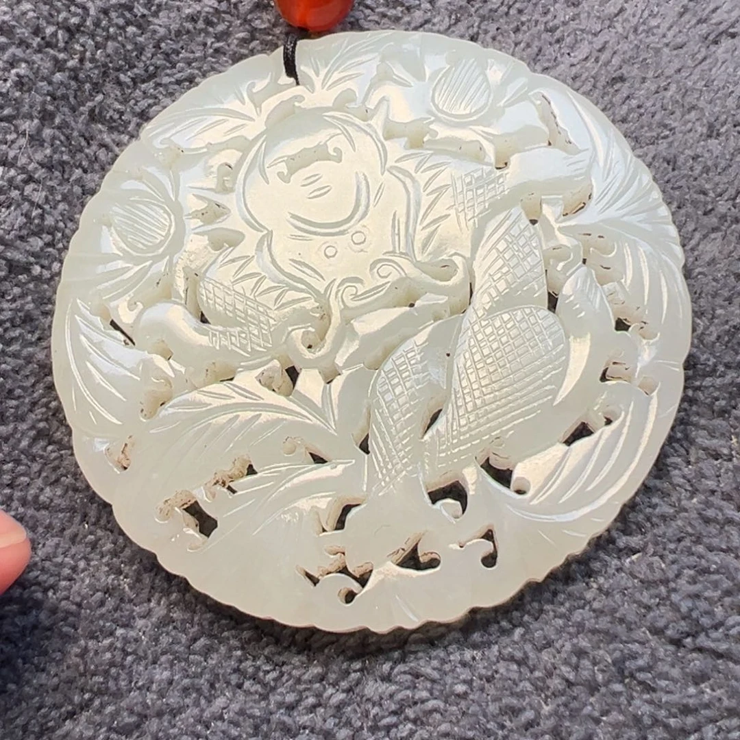 张***利未镶嵌和田玉挂件