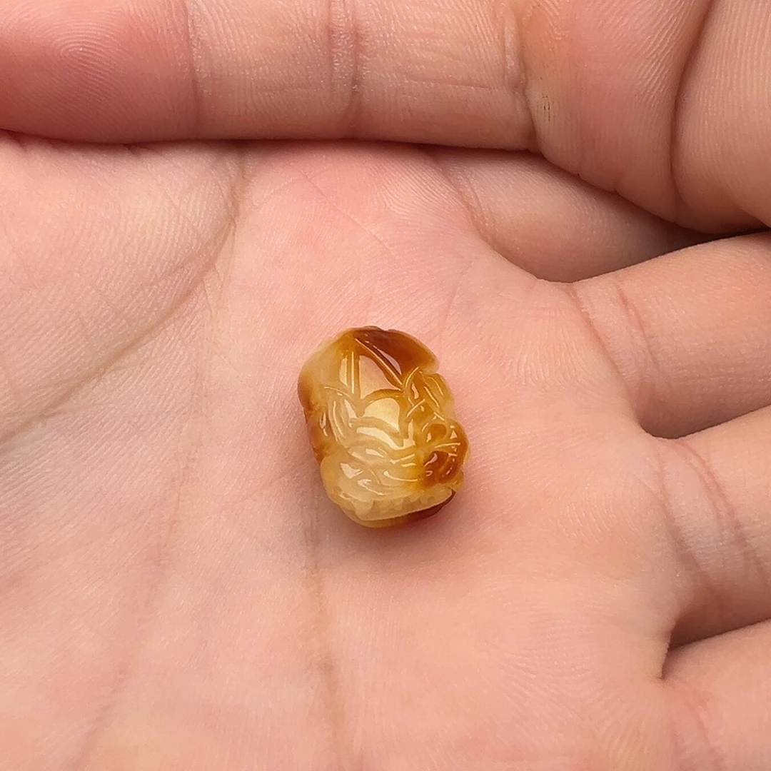 蜜蜡颈饰未镶嵌貔貅提溜吊坠