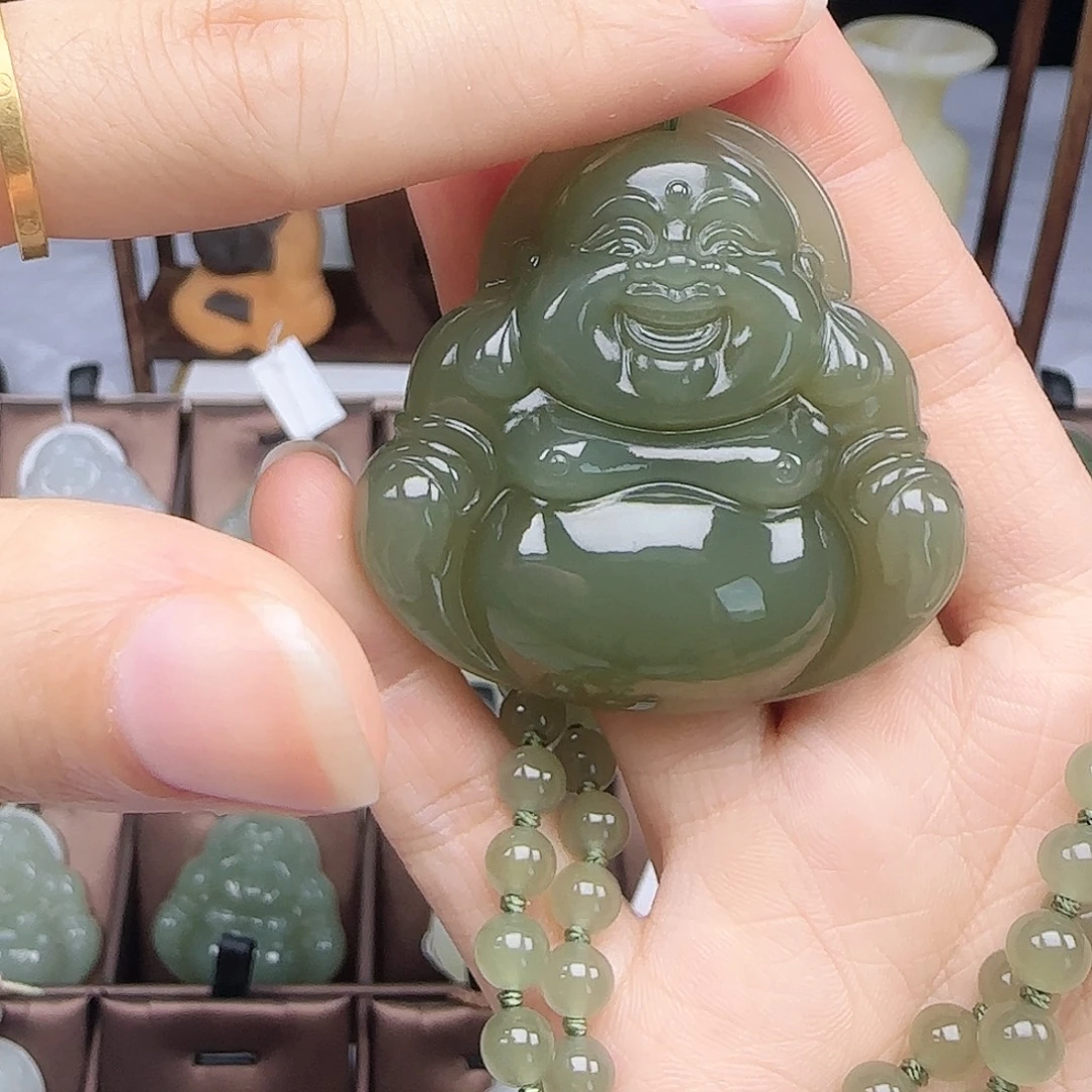 颈饰18K金镶嵌和田玉