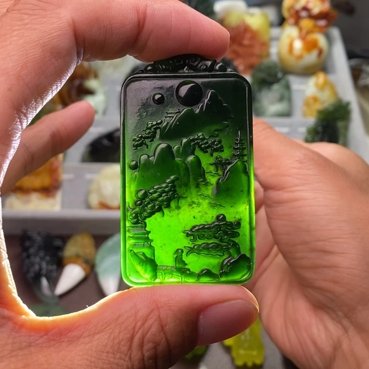 蛇纹石玉未镶嵌颈饰