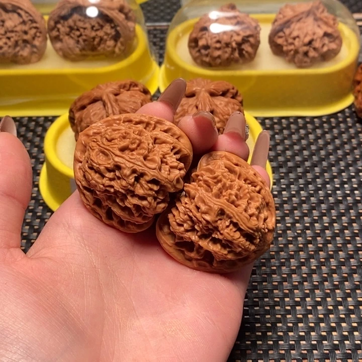 桃核吊坠43三角疆