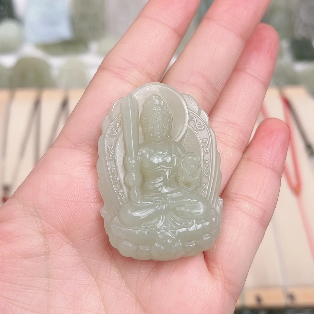 林***里和田玉未镶嵌颈饰