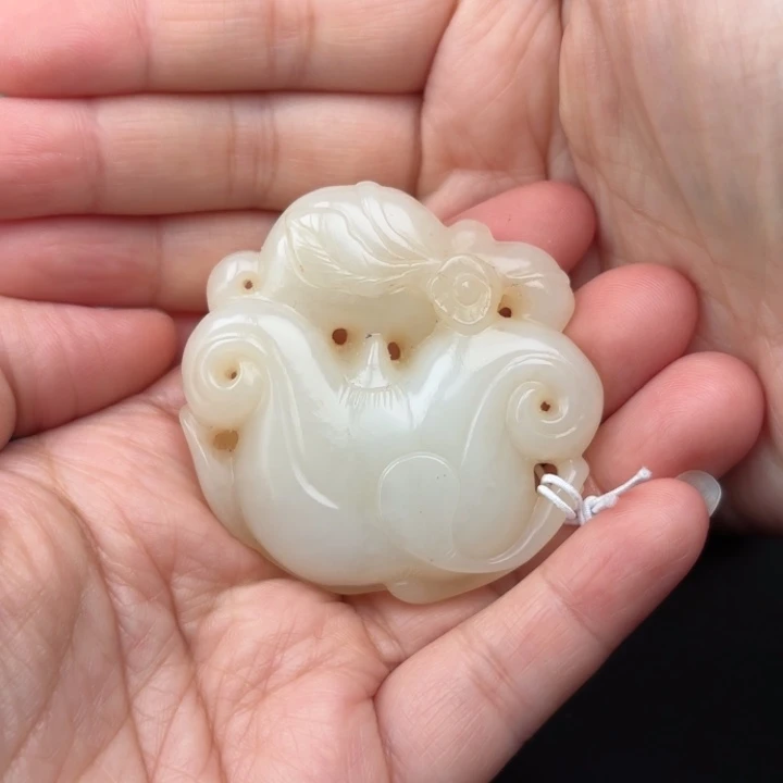 未镶嵌和田玉挂件王*雄