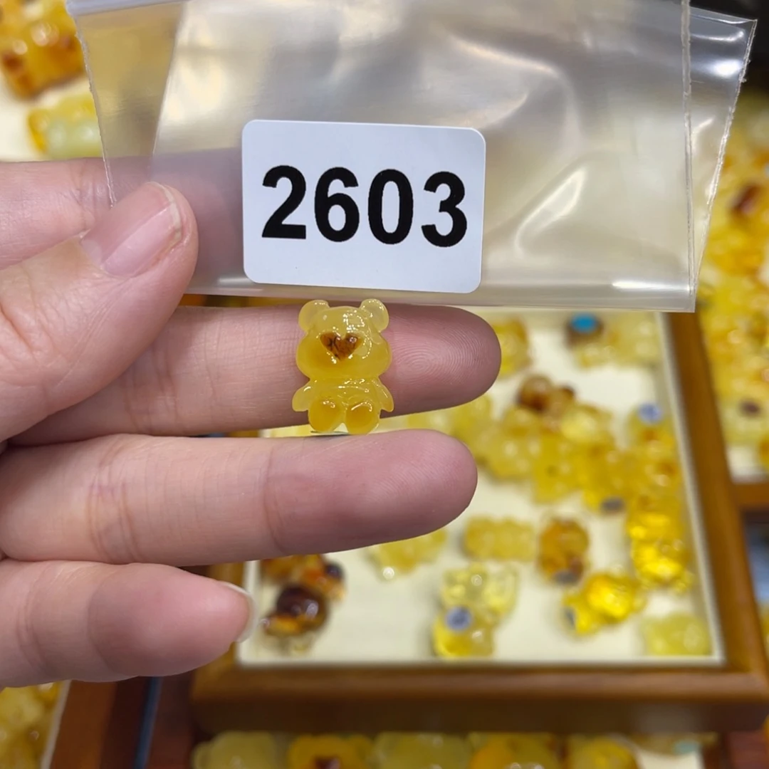 琥珀珠宝奇石未镶嵌