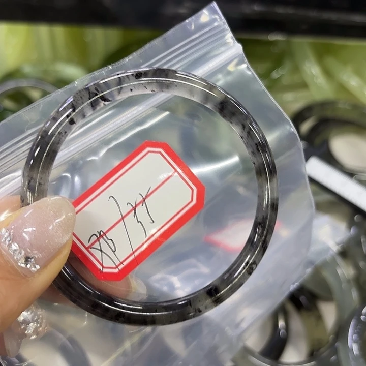 邓***S蛇纹石玉未镶嵌手镯