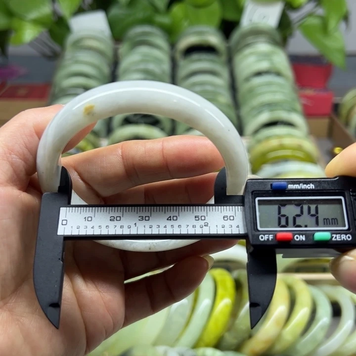 蛇纹石玉未镶嵌手镯26