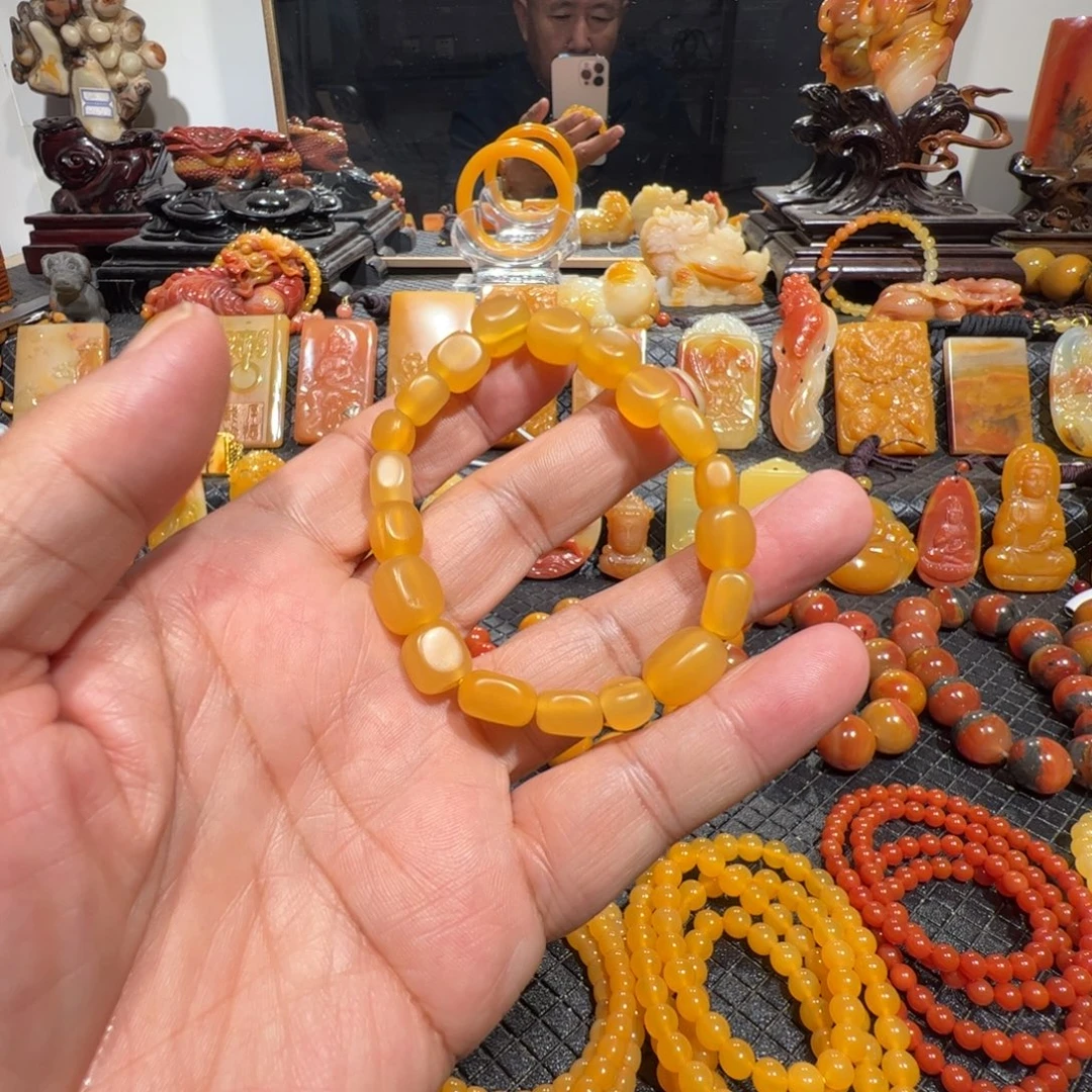 石英质玉（黄龙玉）未镶嵌颈饰