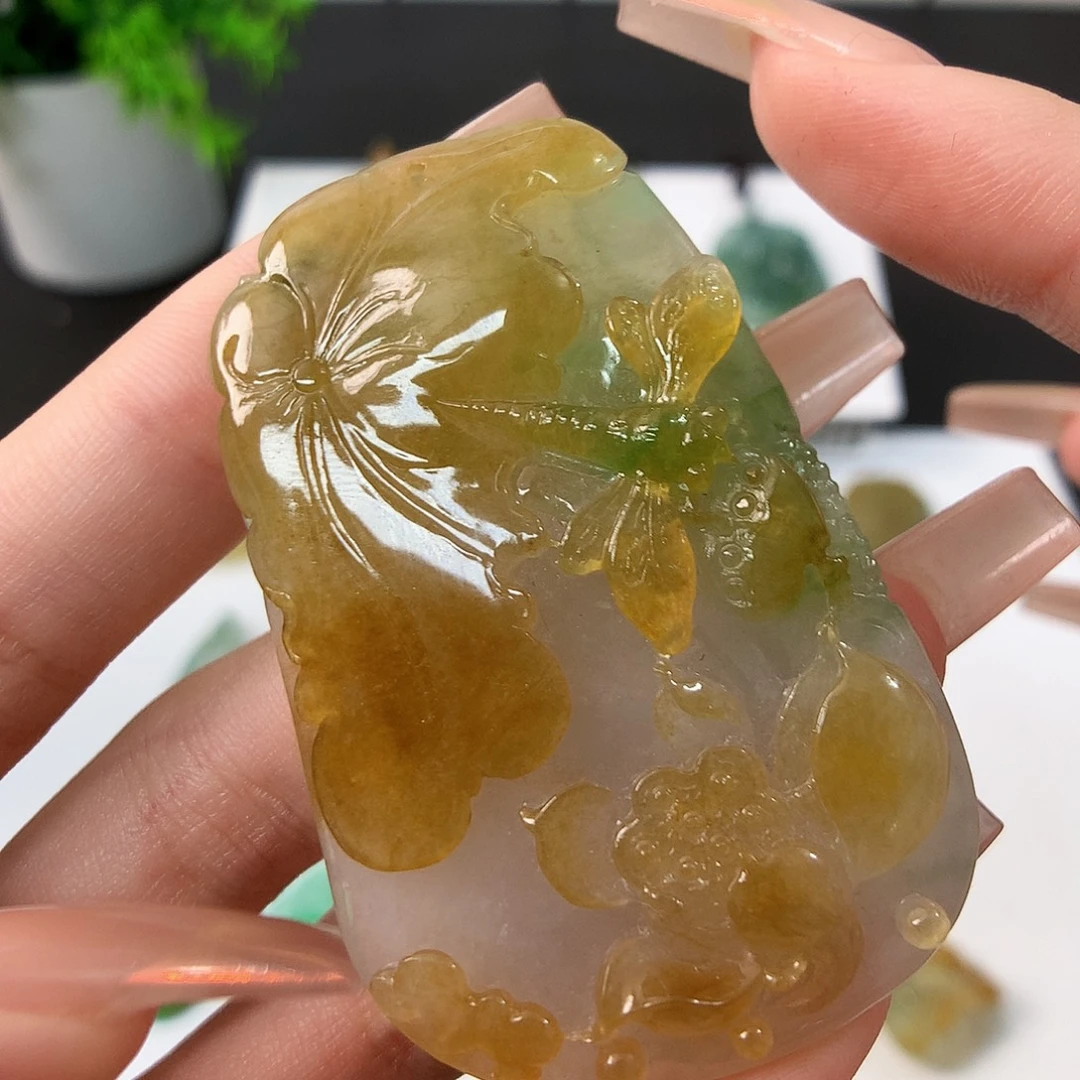 颈饰未镶嵌翡翠荷叶鱼