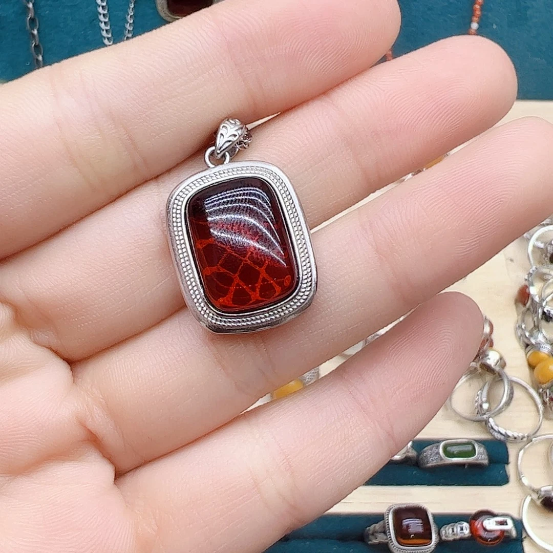 血珀颈饰银S925镶嵌天然