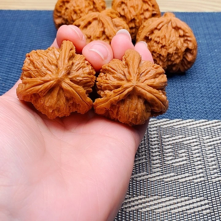 …***.吊坠文玩核桃三棱