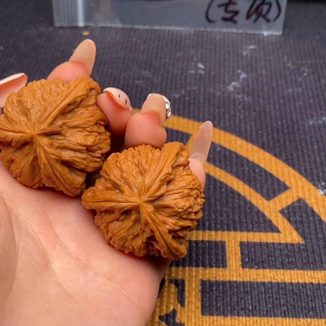 海***风吊坠文玩核桃白狮子