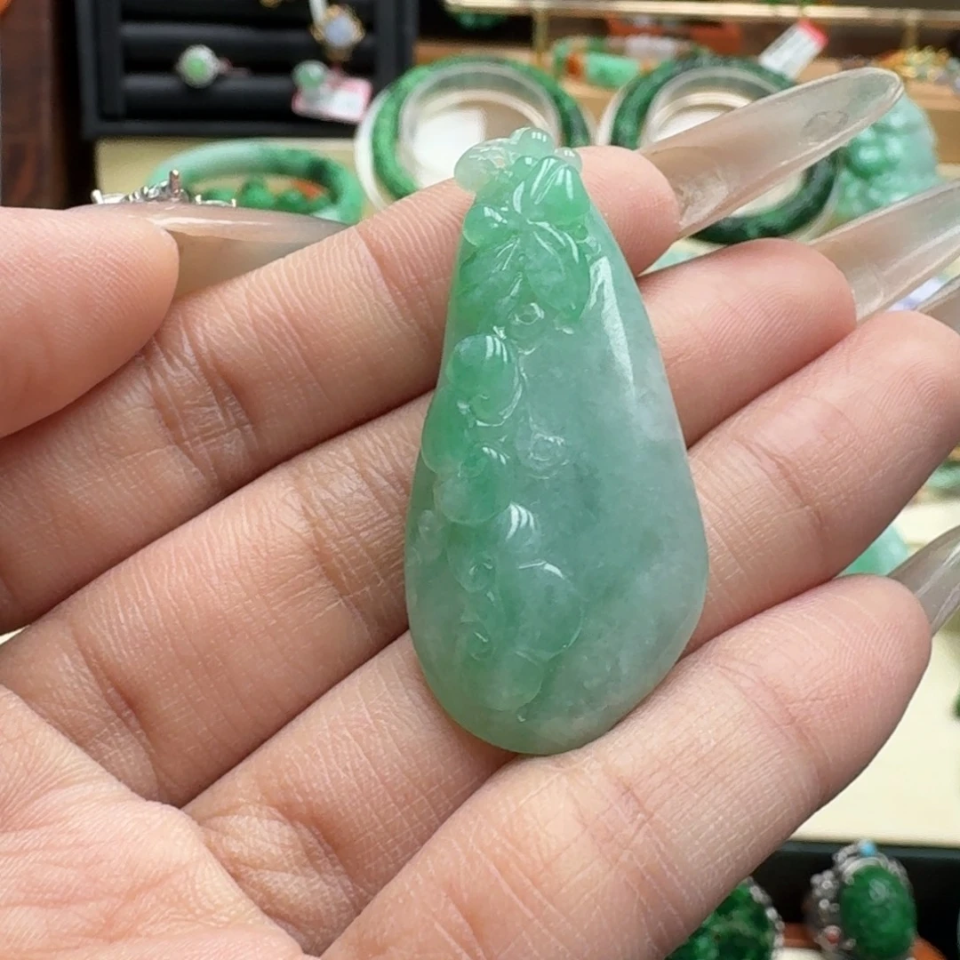翡翠未镶嵌颈饰翡翠吊坠