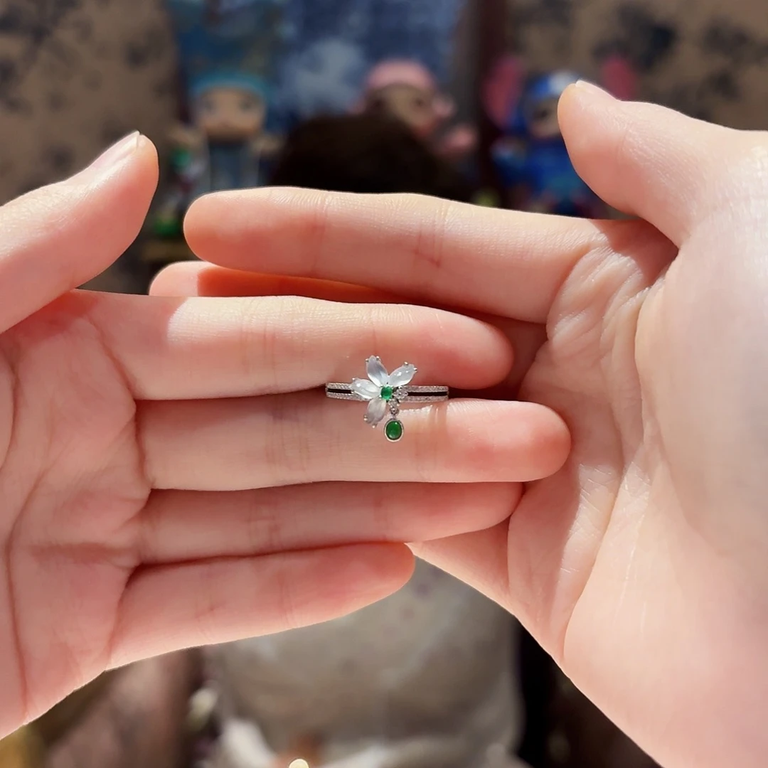 翡翠戒指18K金镶嵌戒指